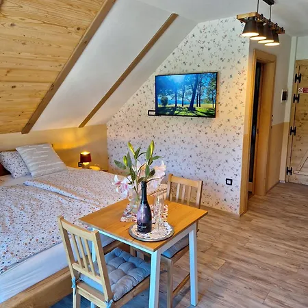 Skedenj Pri Trate Kır Evi