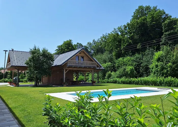 Landhuis Skedenj Pri Trate