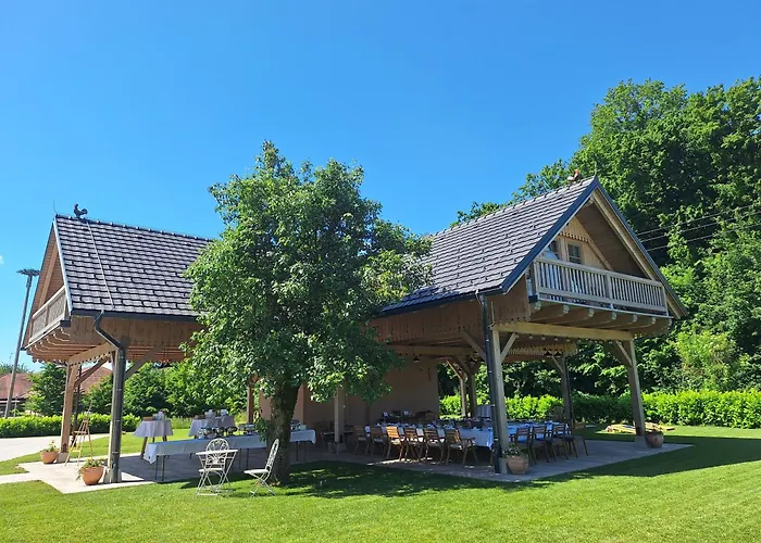 Landhuis Skedenj Pri Trate