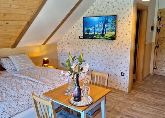 Skedenj Pri Trate בית כפרי